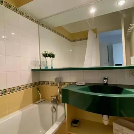 Petit Nid Au Coeur De Terrasse Et Piscine Apartment