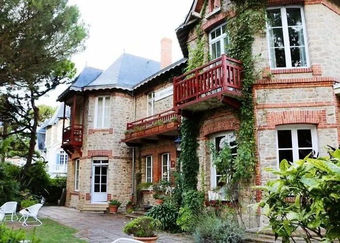 Petit Nid Au Cœur De Terrasse Et Piscine *