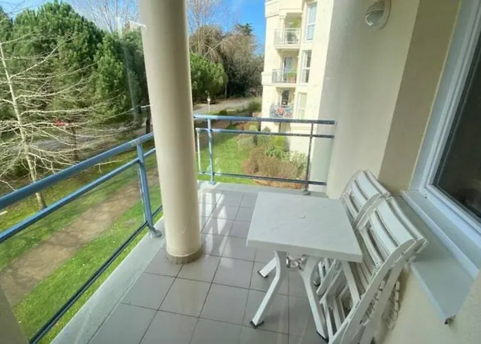 Petit Nid Au Cœur De Terrasse Et Piscine